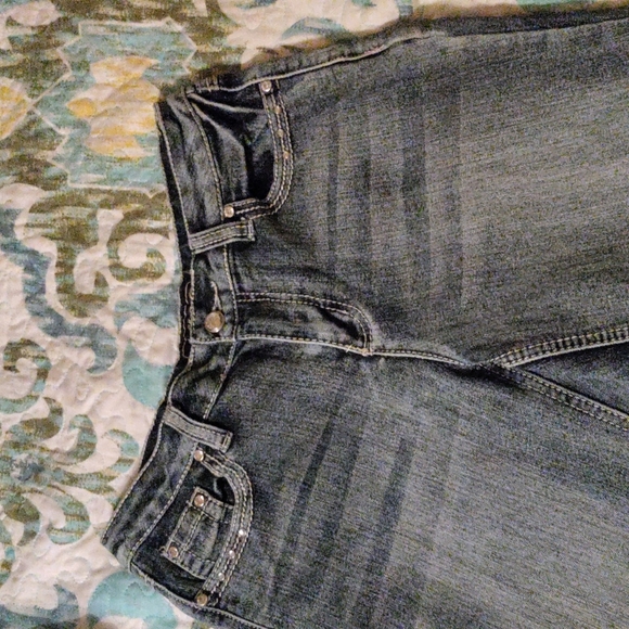 Cato Capris - Picture 4 of 5